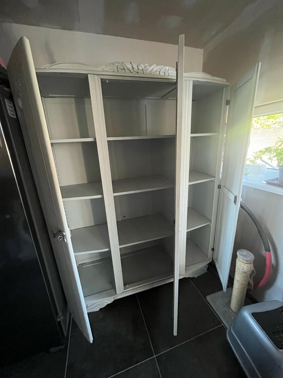 Opgeknapte antieke kast