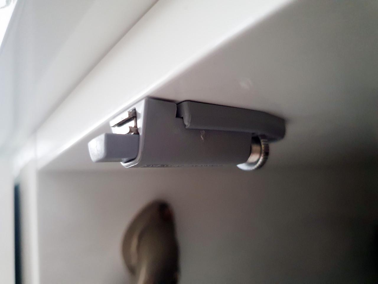 Hoogglans wit zwevend tv meubel 2 deurs design kast