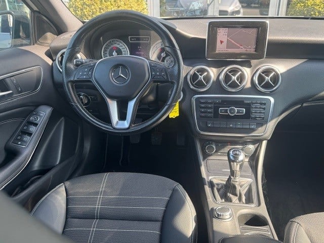 Mercedes-Benz A-Klasse 180 ambition l airco l camera l navigatie l stoelver