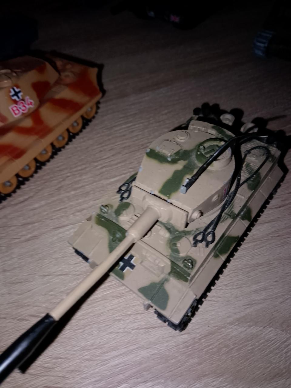 Te koop Solido, Siku, Corgi tanks