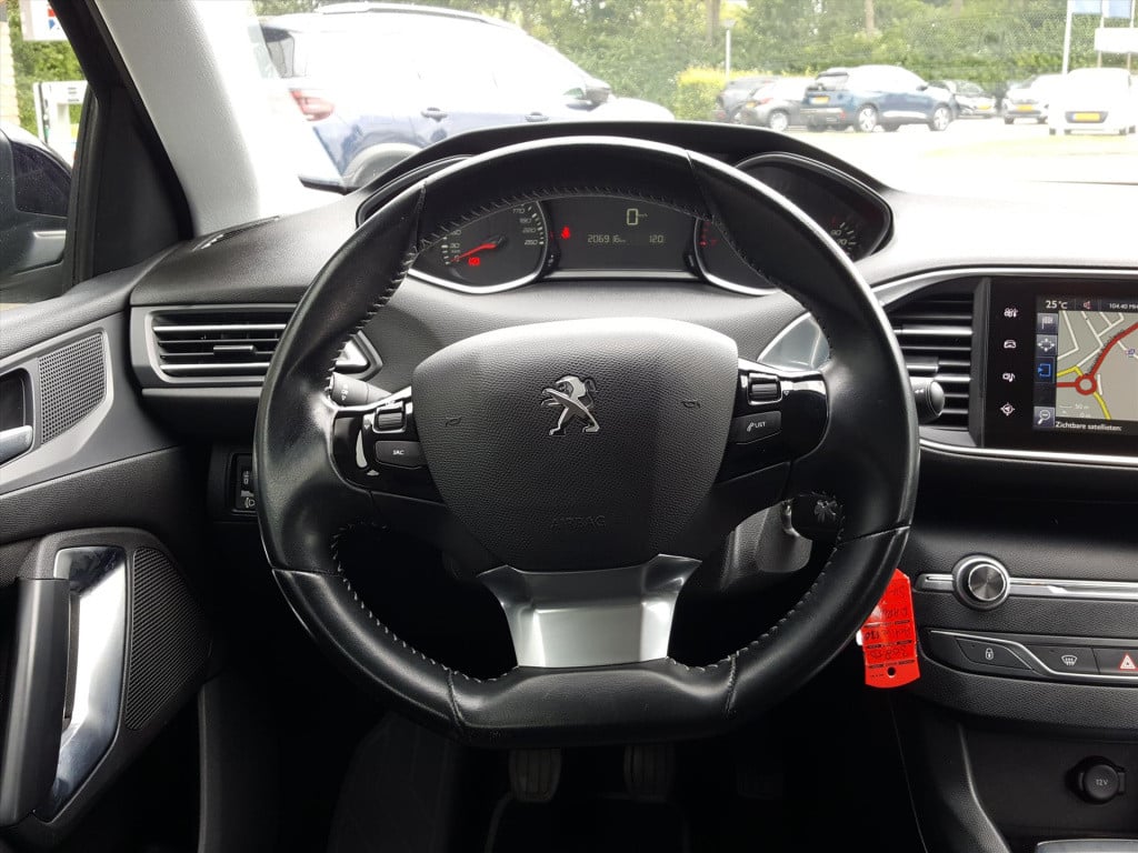 Peugeot 308 1.2 e-thp 110pk blue lease premium | navigatie | bt | cruise & 