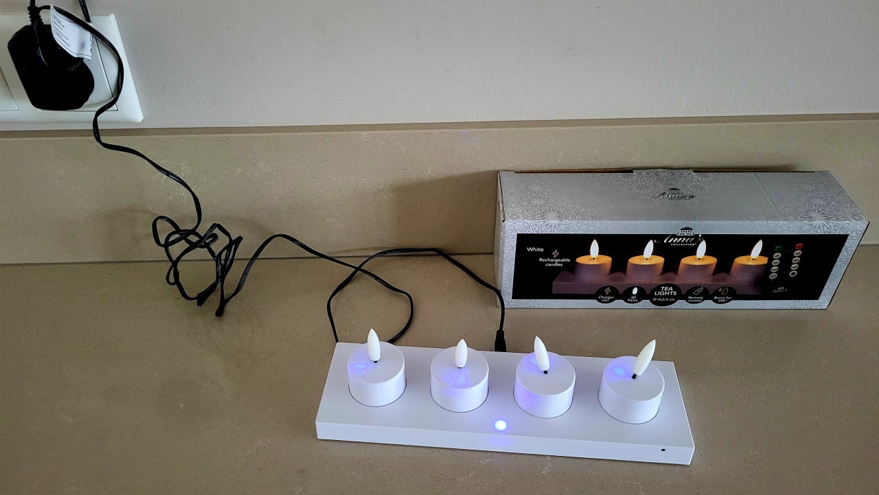 Oplaadbare LED theelichtjes - 4x - wit - oplaadstation -afstandsbediening