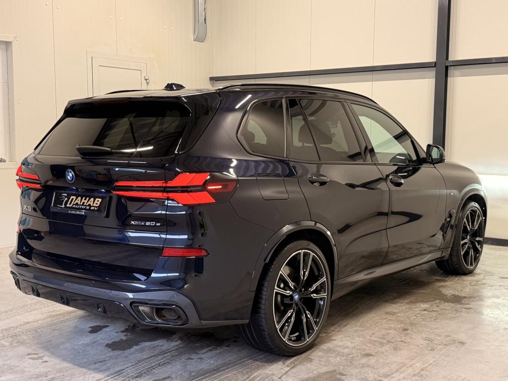 BMW X5 xdrive50e m-sport | carbon | pano | memory | stoelverwarming / verko