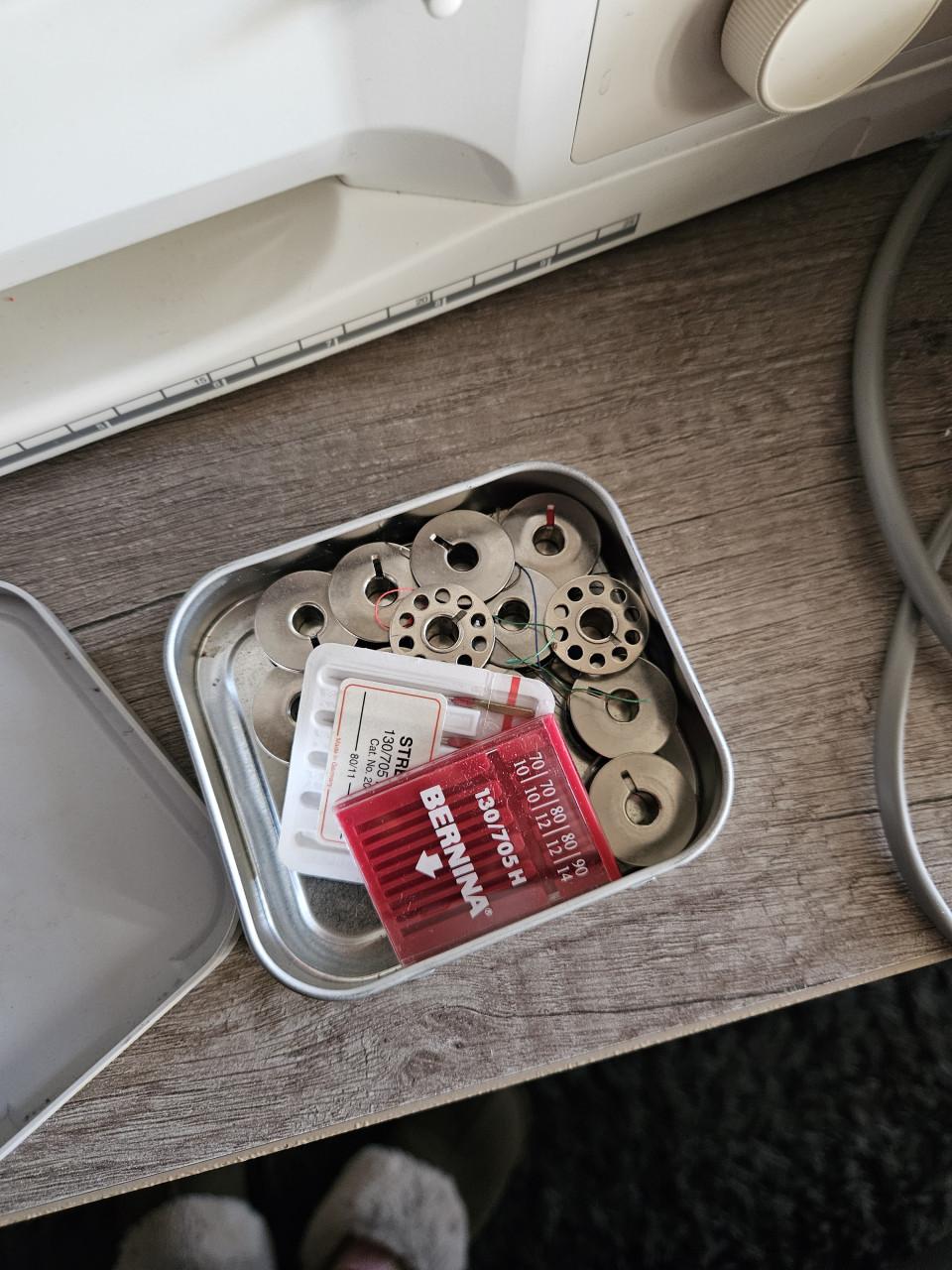 Mooie werkende Bernina 1000 special naaimachine groot pedaal