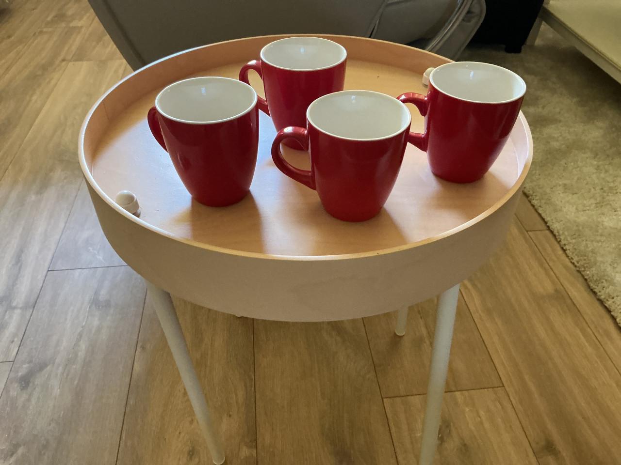 4 rode Hema mokjes