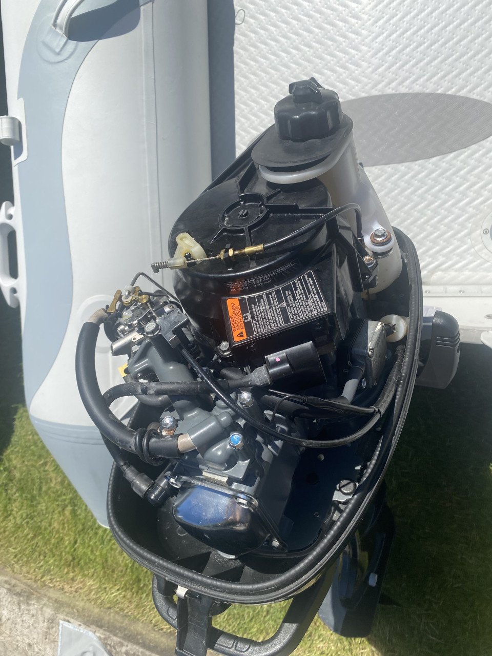 2 rubberboten met motoren, nieuwstaat!
