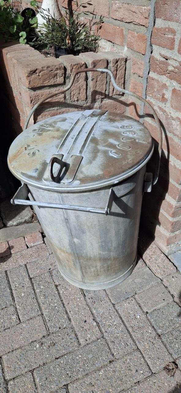 Vintage Zinken vuilnisemmer uit St. Philipsland