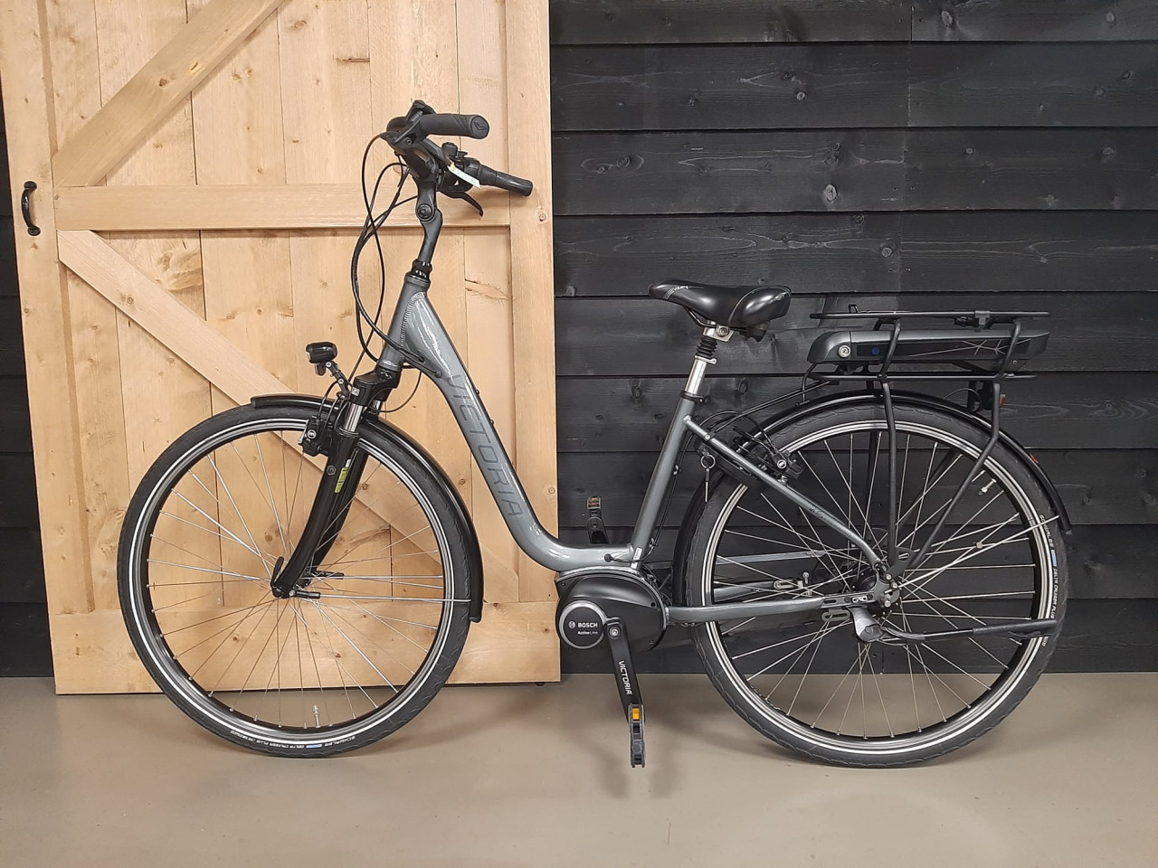 Nette Victoria E-trekking 5.7 met Bosch middenmoter en 400Wh accu