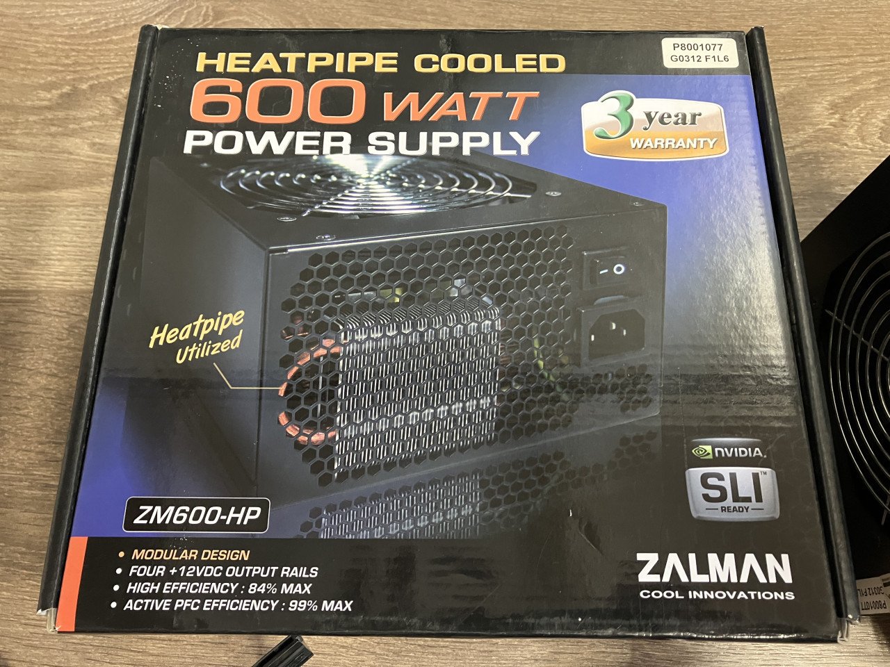 Zalman ZM600-HP Voeding