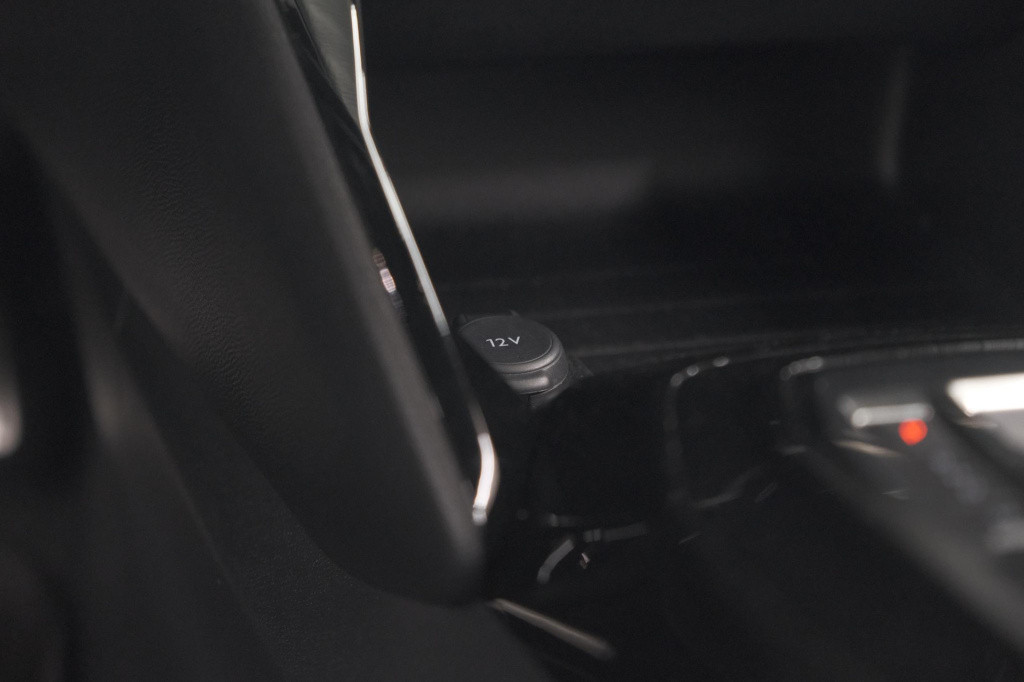 Peugeot 2008 puretech 130 eat8 gt | 360 camera | dodehoekdetectie | navigat