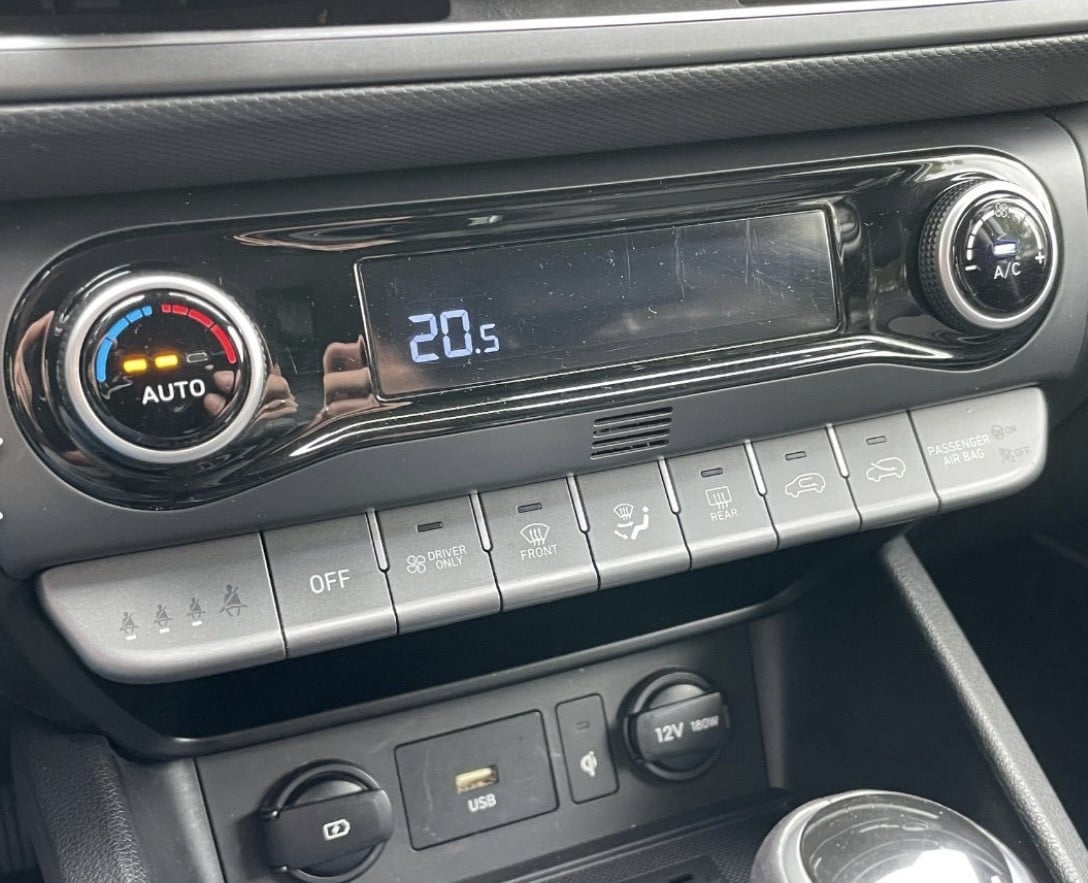Hyundai Kona 1.6 Hybrid Automaat – Comfort, Luxe én Efficiëntie!