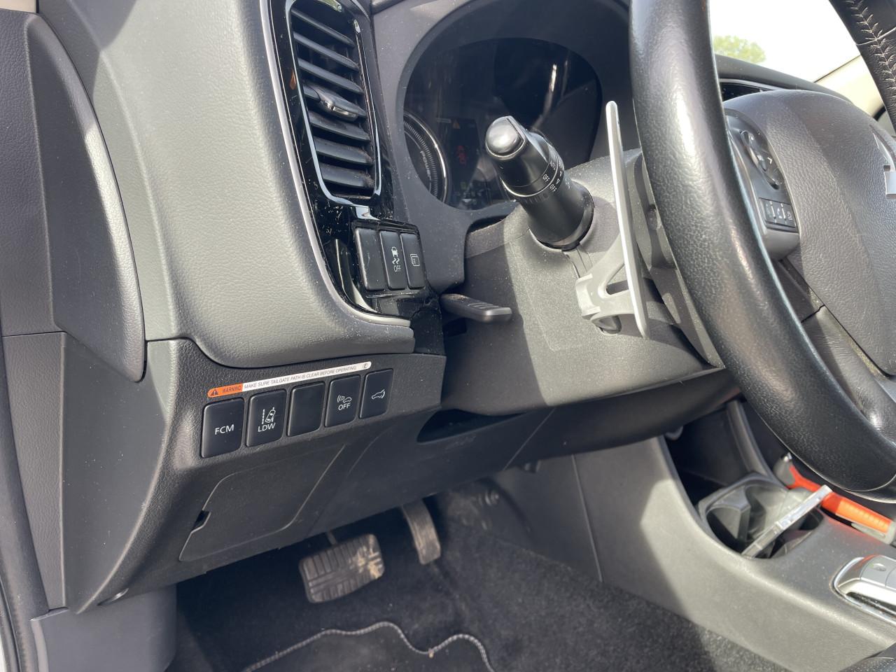 Mitsubishi outlander 2.0 phev instyle plus