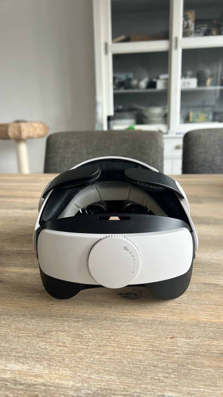Oculus quest 2 met accesoires en bescherm doos