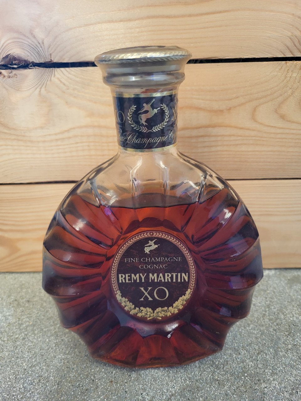 Verschillende flessen drank, wiskey,  cognac, brandy, likeur,
