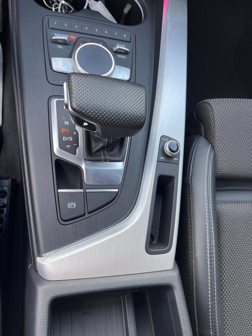 Audi A4 avant 35 tfsi m-hev sport s line black edition, standkachel, wegkla