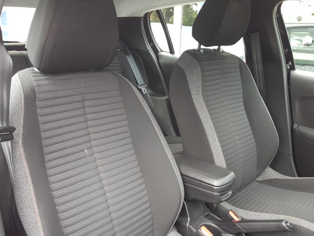 Peugeot 208 1.2 75pk active apple carplay & android auto | navigatie tomtom