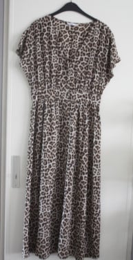 Panterprint jurk lang maat 38