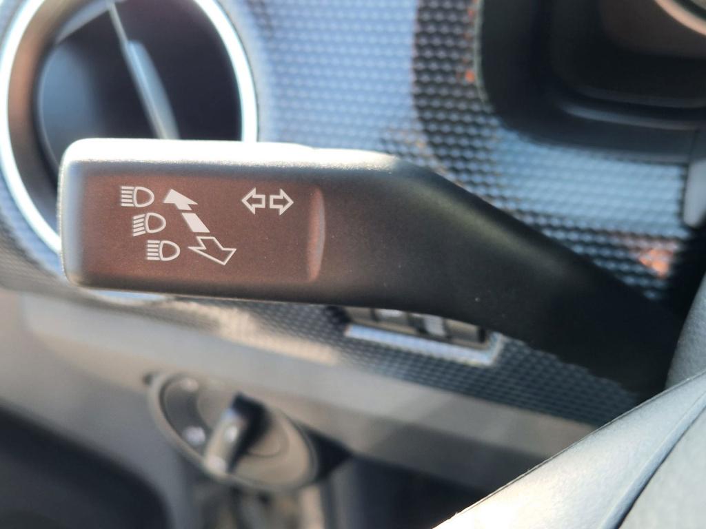 Volkswagen UP! 1.0 | lane assist | airco | bluetooth | dab | elektr. ramen