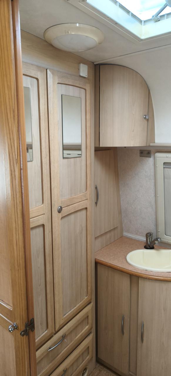 Elddis Hurricane 470 enkele bedden badkamer mover,Gas boiler