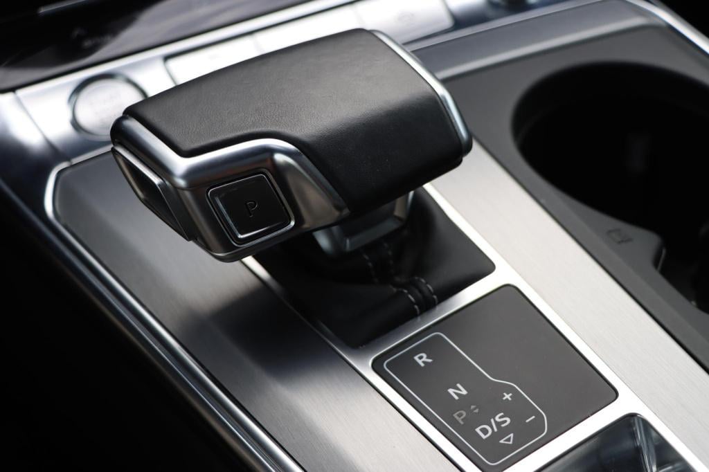 Audi A6 avant 55 tfsi e quattro competition 367pk s-tronic