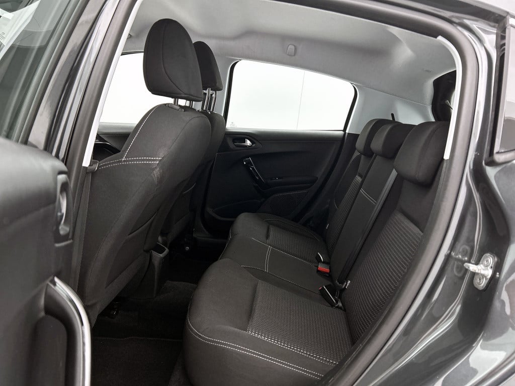 Peugeot 208 82pk allure | rijklaar | navi | parkeersensoren | trekhaak vast