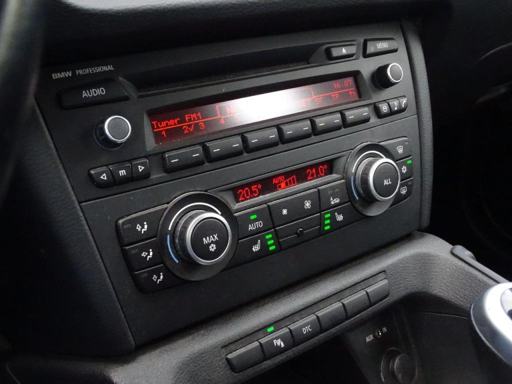 BMW X1 sdrive18i executive | bluetooth | stoelverwarming | 18"