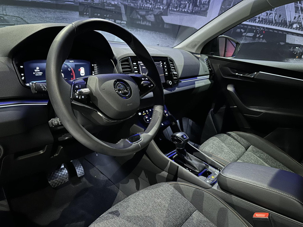 Skoda Karoq 1.5 tsi act business edition plus *led*appconnect*navi*virtual*