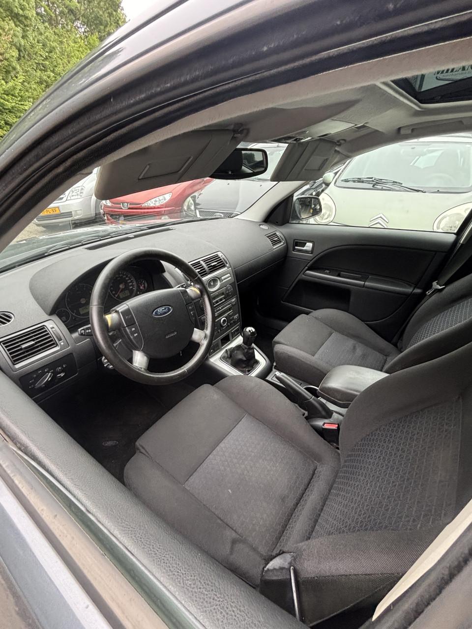 Ford met weinig kilometers