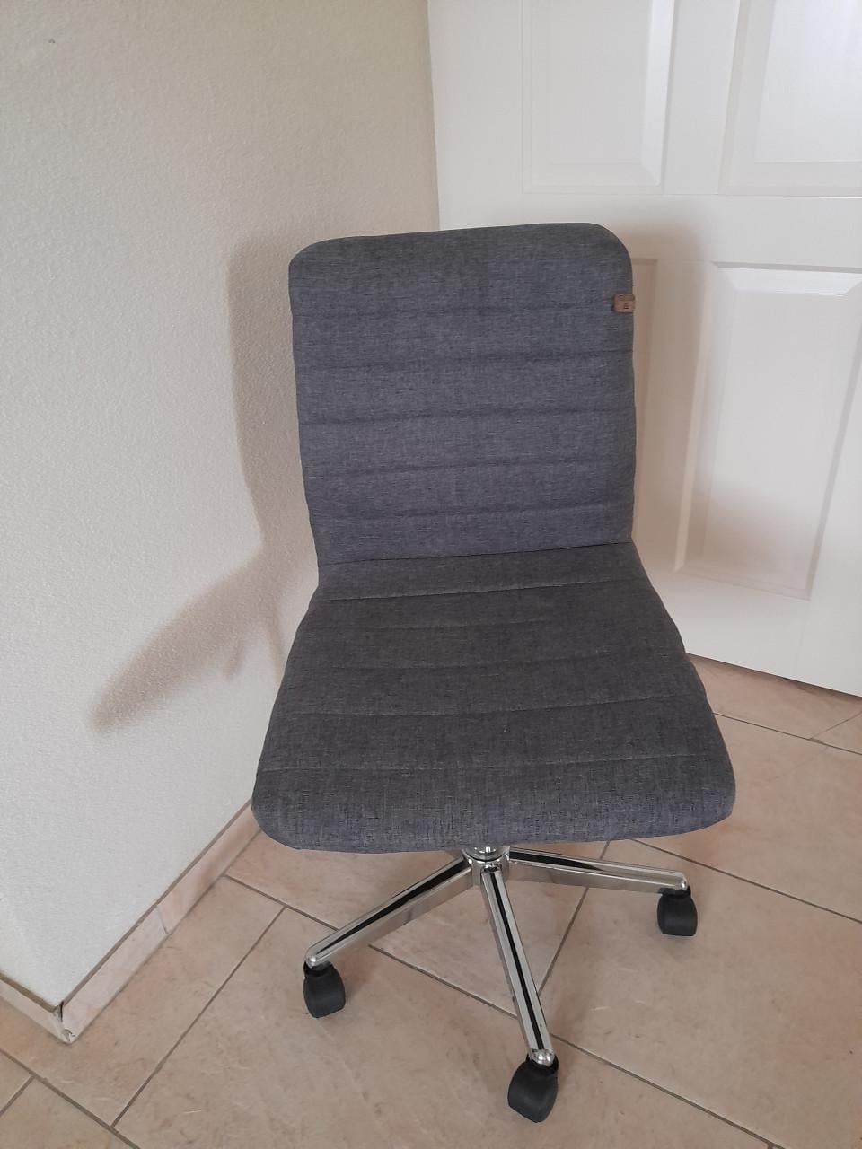 Mooie bureaustoel (in goede staat )