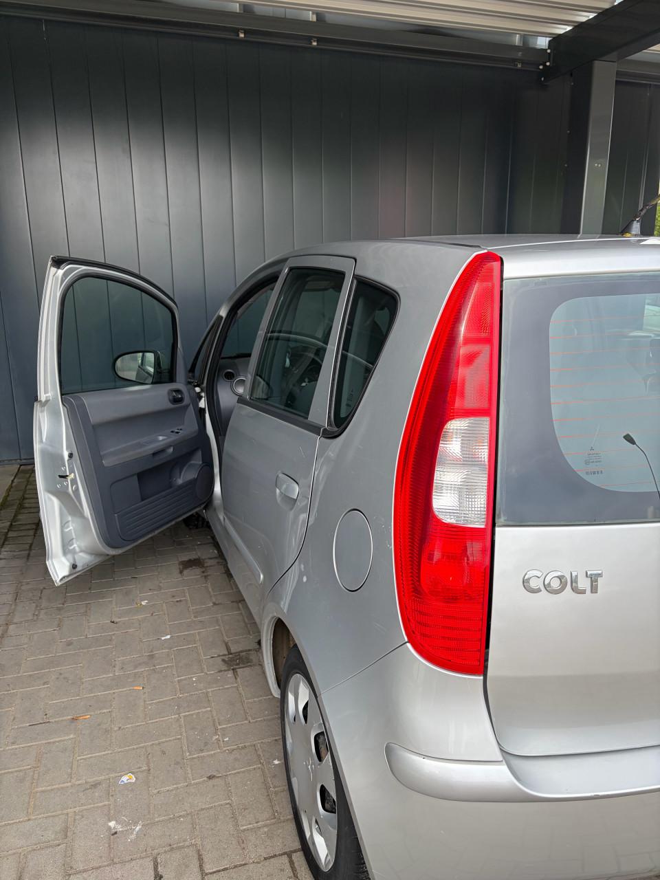 Mitsubishi Colt 1.3 2005 Grijs - APK 03/2027