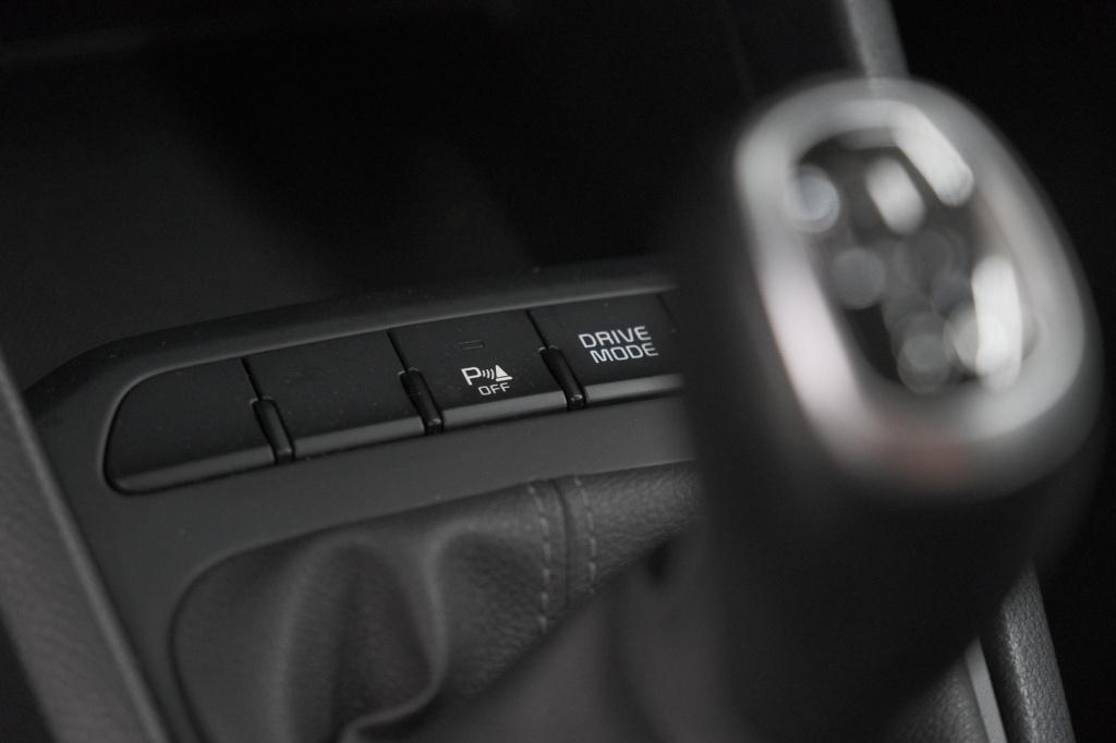 Kia Stonic 1.0 t-gdi mhev dynamicline | camera | apple carplay | parkeersen