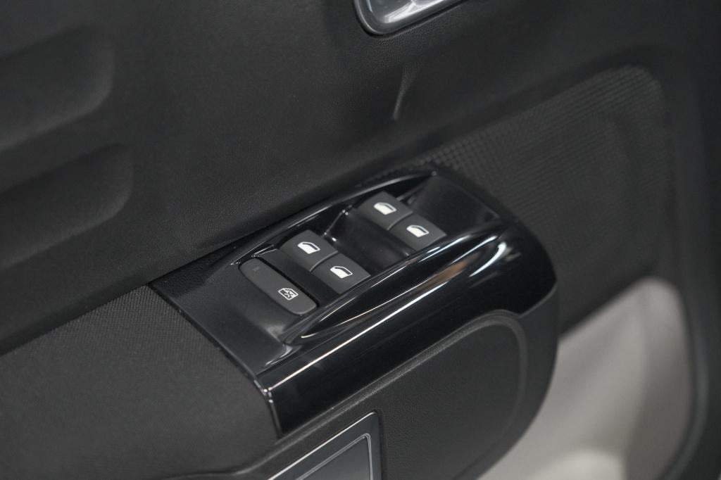 Citroen C3 puretech 82 s&s shine | camera | navigatie | climate control | 1