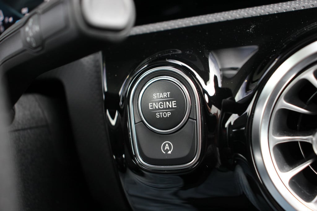 Mercedes-Benz Cla 220 4matic premium plus amg | pano | memory | acc | camer