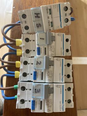 Hager aardlekautomaten set van 3 b16