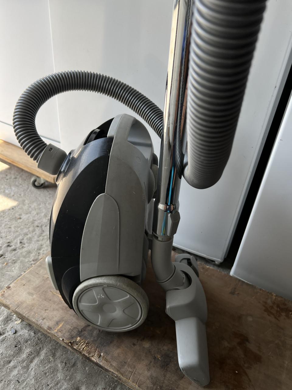 AEG compact stofzuiger met zak 1800 Watt