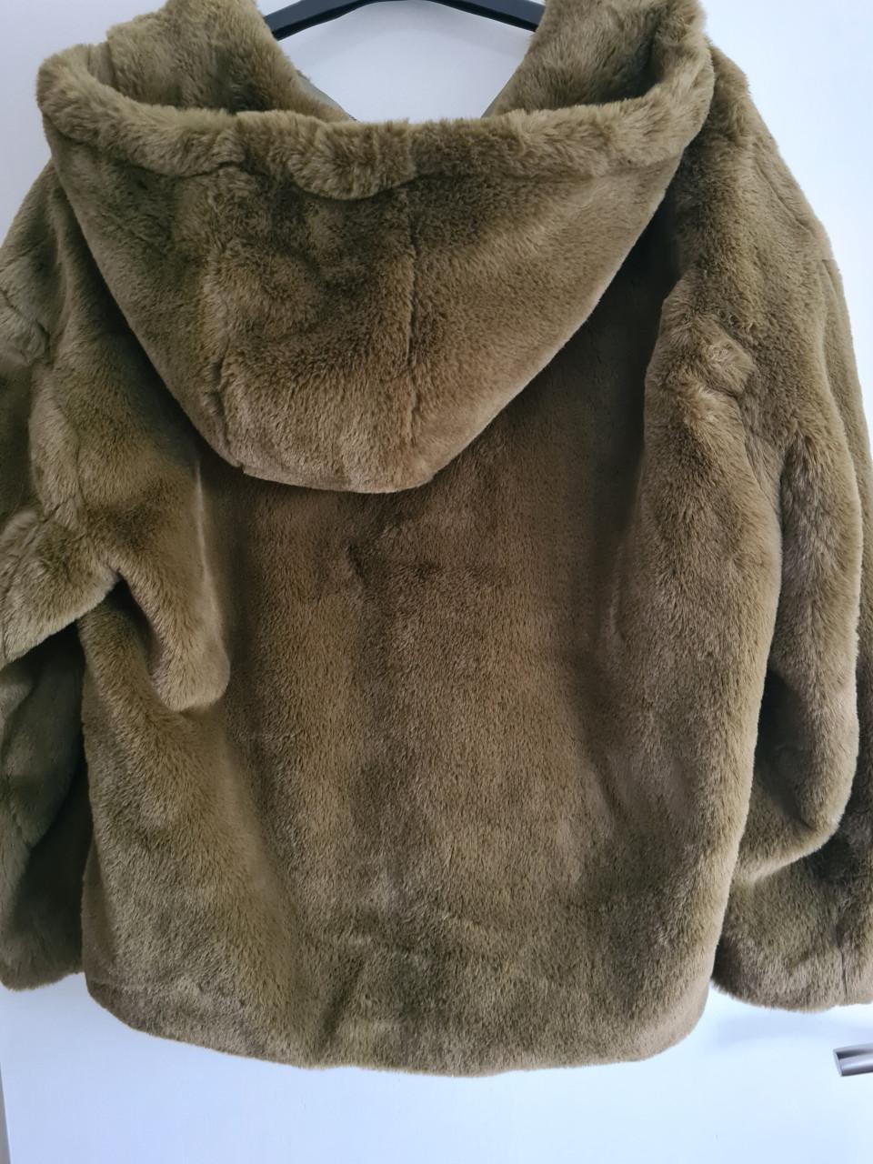 Nieuw ! Zara kaki groene / donker groene fake fur jacket  Maat M