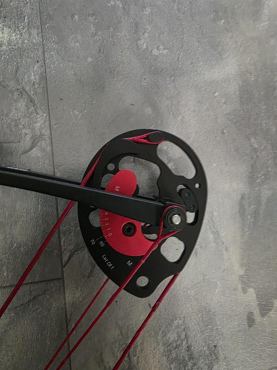 Als nieuwW&W X-36 Dragon Compoundboog 36 " Axle to Axle 30 tot 70 pond LH
