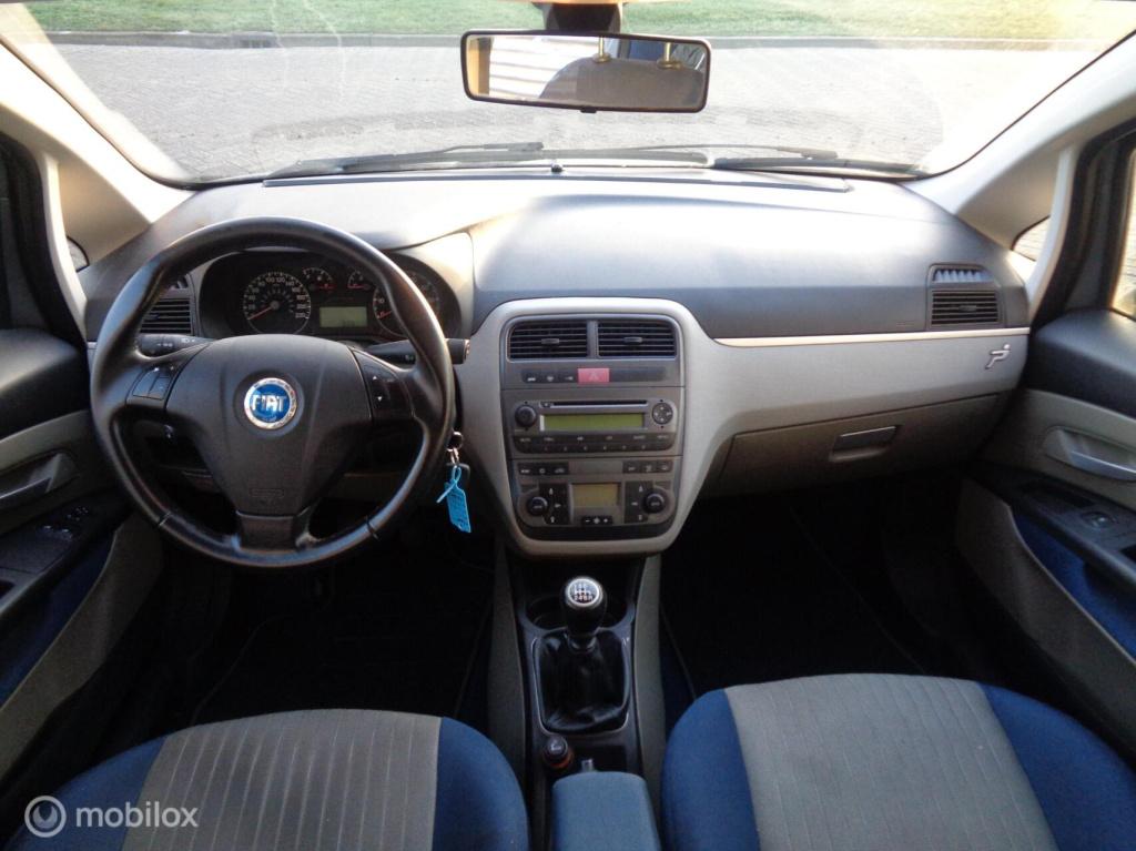 Fiat Grande Punto 1.4-16v emotion/airco/cruise/lm velgen/nieuwe apk 03-2027