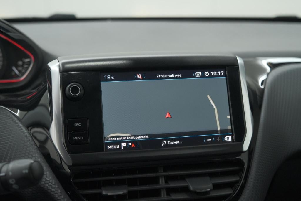 Peugeot 2008 puretech 110 eat6 gt-line | trekhaak | camera | navigatie | pa