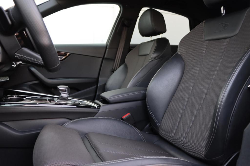 Audi A4 limousine 40 tfsi s edition 204pk s tronic