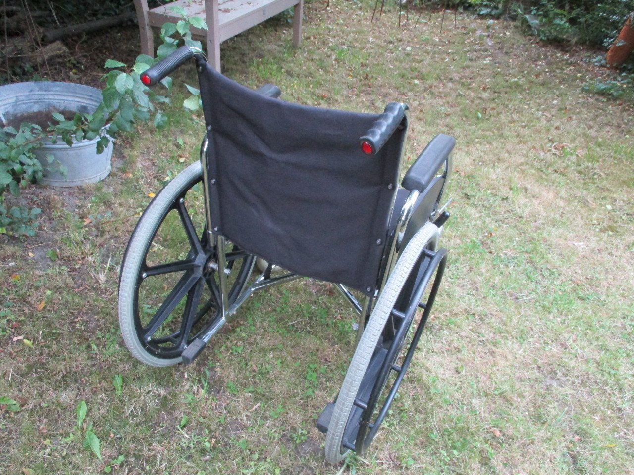 Te koop rolstoel met been steunen