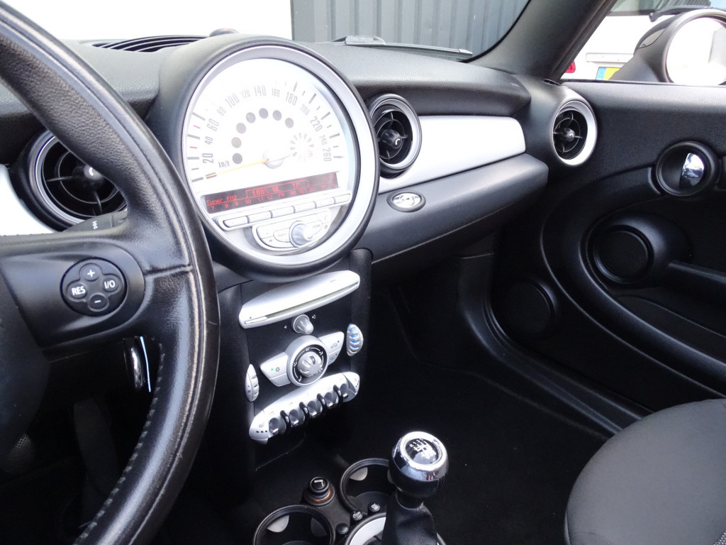 Mini Cooper Cabrio mini 1.6 pepper | airco | cruise | stoelverwarming | 17"