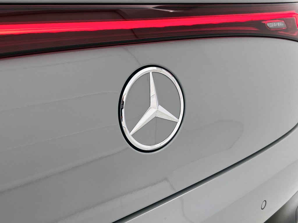 Mercedes-Benz Eqe 300 business solution amg 90 kwh | nightpakket | rijassis