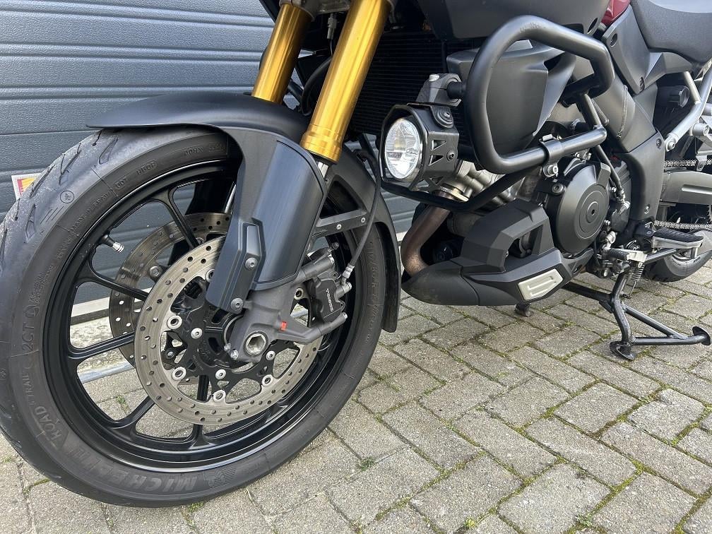 Compleet aangeklede Suzuki DL1000 uit 2014 met 36dkm, rijklaar €6995,-