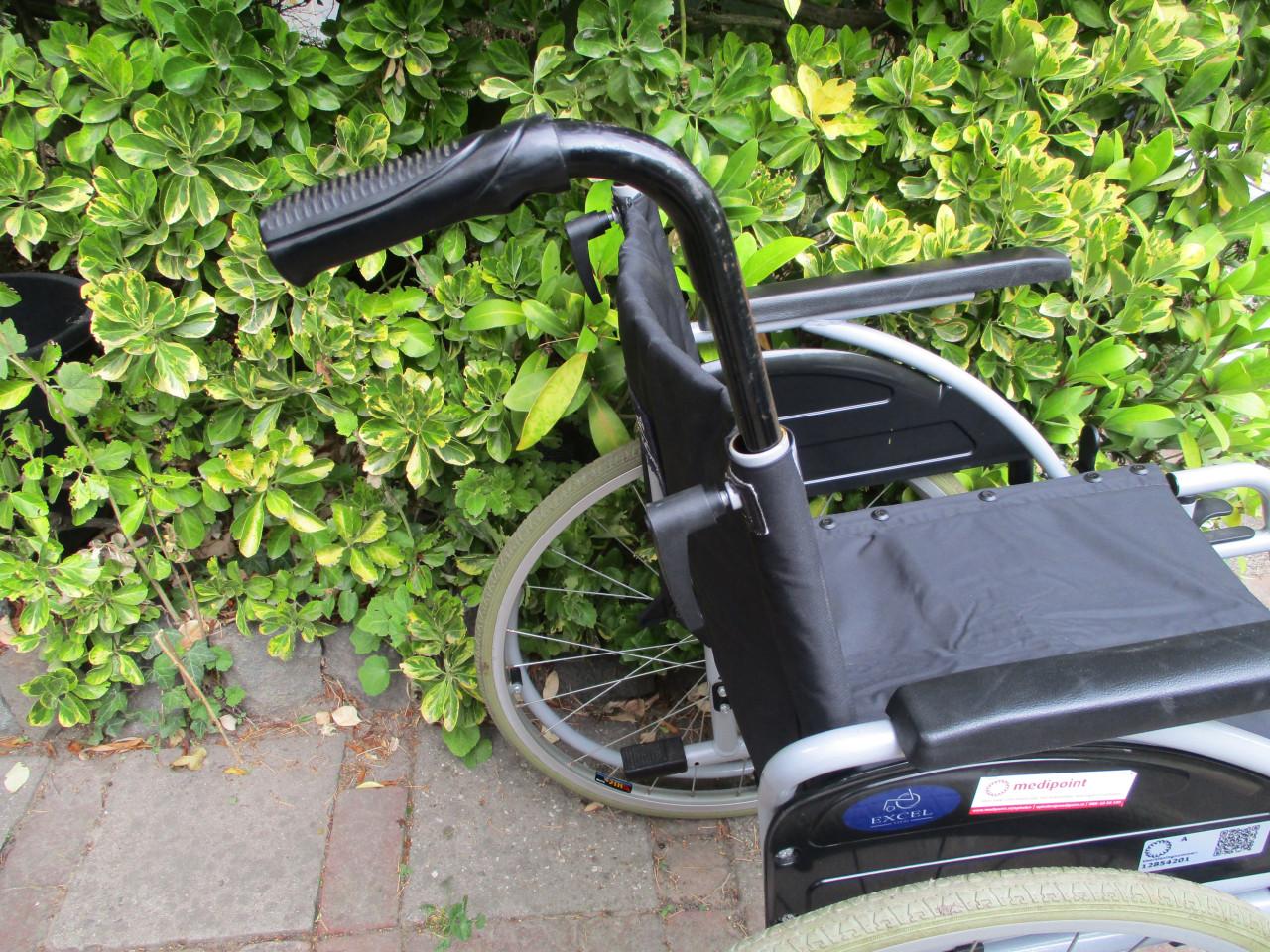 Exel G3 Eco rolstoel met dik foam kussen