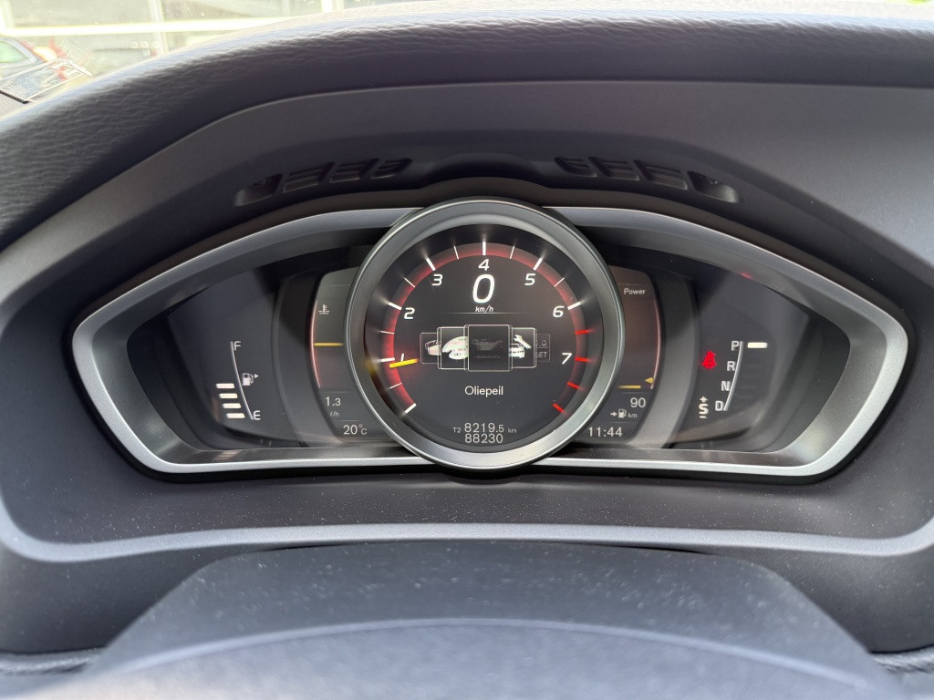 Volvo V40 t3 153pk aut6 polar+ sport| panodak| camera| trekhaak| keyless|