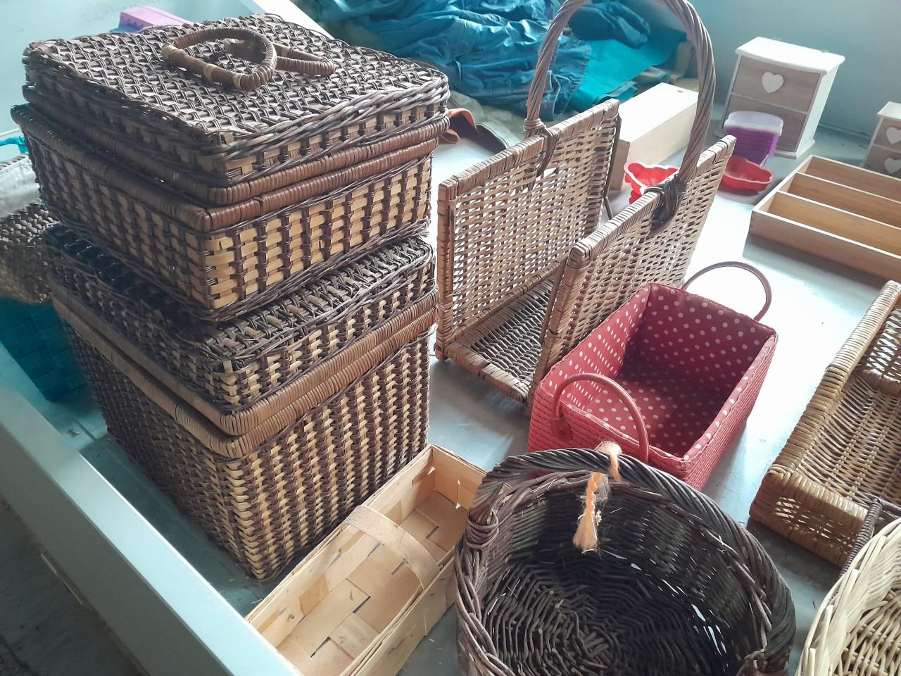 Diverse rieten manden