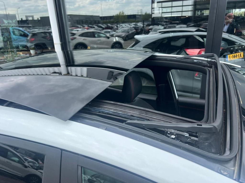 Ford Puma 1.0i ecoboost hybrid 155pk st-line x , panodak , 19inch , winterp