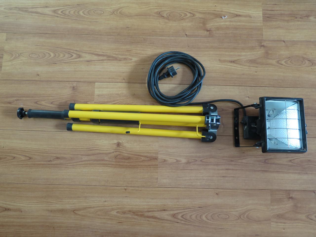 Bouwlamp met statief  ( 300 W )