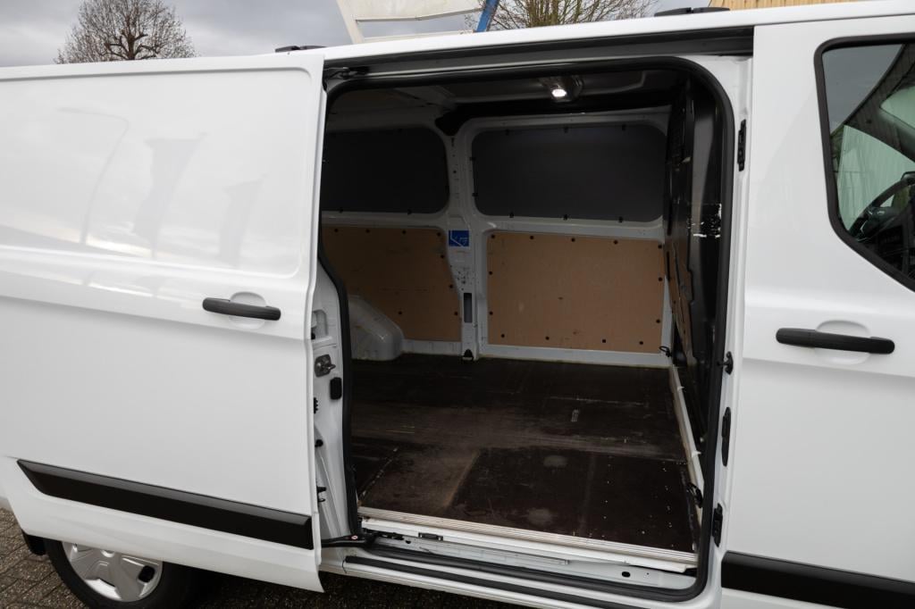 Ford Transit Custom 300 2.0 tdci l2h1 trend cam i trekhaak i nav i stoelver